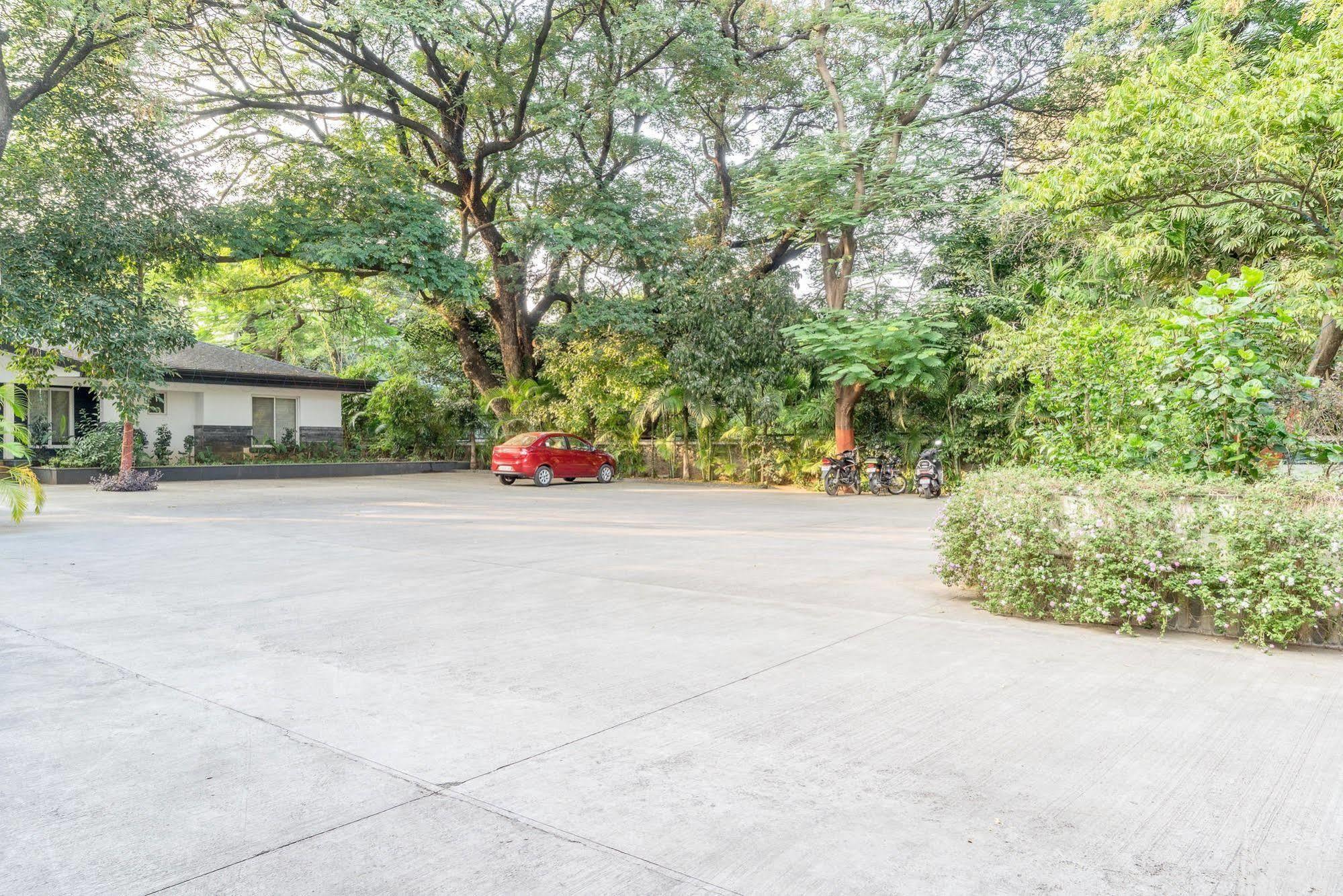 Mint Koregaon Park Next To Osho Ashram Пуна Экстерьер фото